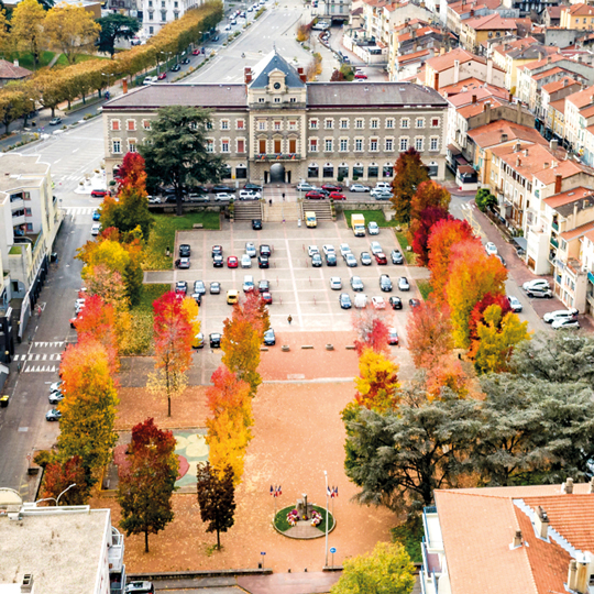Hôtel de ville et Square Marcel-Paul vu du ciel